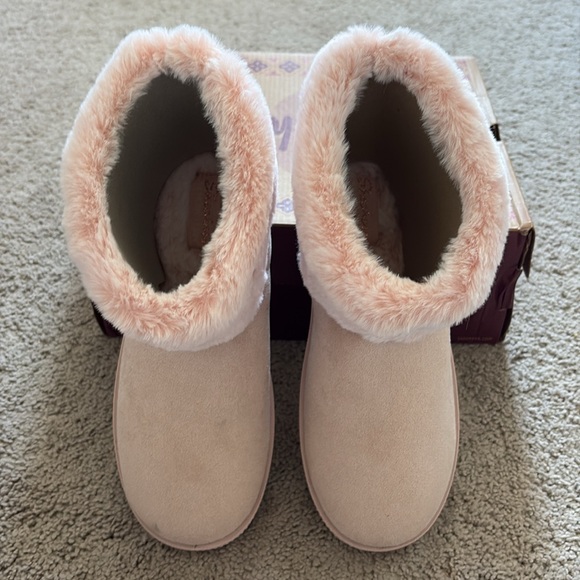 Cozy Pink Faux Fur Lined Women's Boots 8 - Picture 8 of 10